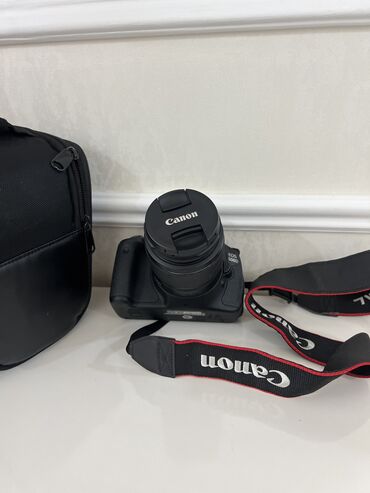 maşın monitoru: Canon EOS 600D yenidi demek olar 1 defe evde istifade olnub 350 azn