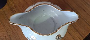 cediljka za cvarke: Porcelanska sosijera/vrč za sos – Zaječar (ZTL) “Timočanka”, model 149 — 2