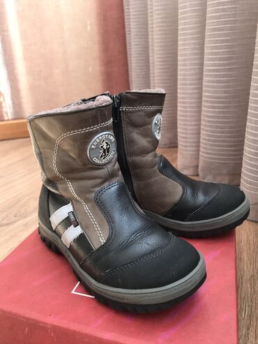 обувь для футбола для детей: Сапожки зимние, натуральная кожа, натуральный мех. Очень теплые