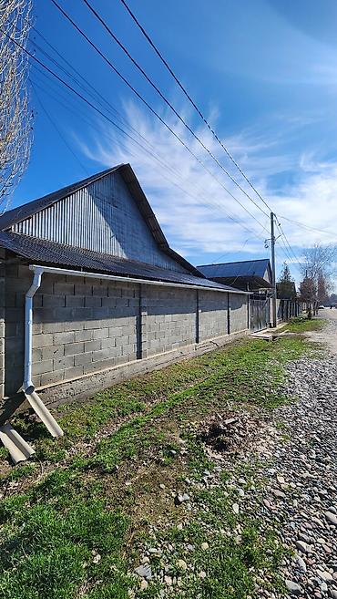 Продажа коттеджей и домов: 🏡 Срочно продается дом в ж/м Ак-Босого, г. Бишкек Продается уютный — 1