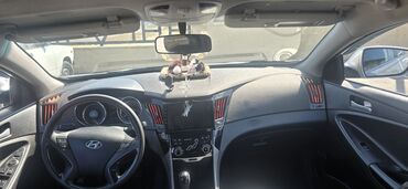 Hyundai: Hyundai Sonata: 0.2 l | 2011 il Sedan — 10