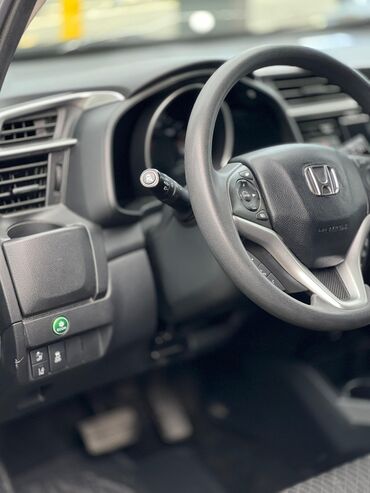 объем 1: Honda Fit: 2017 г., 1.5 л, Вариатор, Бензин, Хэтчбэк