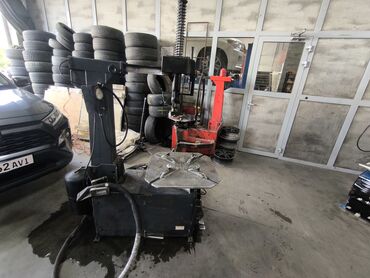 шиномонтажное оборудования: Продаются 2 шиномонтажных станка Производство Россия Sivik модель КС -