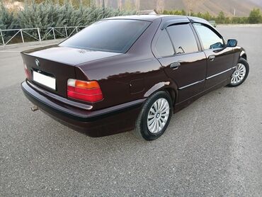 BMW: BMW 3 series: 1.8 l | 1992 il Sedan — 5