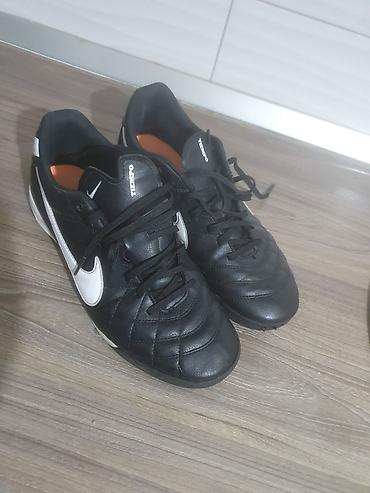 Patike: Nike original.Cista koza.Stanje super.ima jednu malu oderotinu — 1