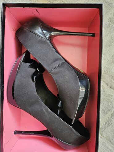 обувь женская зима: Туфли 39, цвет - Черный