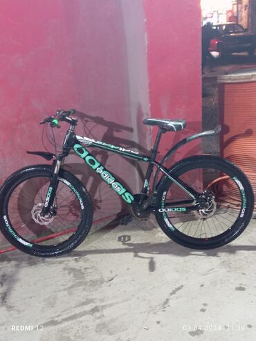 velosipet satışı: İşlənmiş Dağ velosipedi Adidas, 26", sürətlərin sayı: 21, Ünvandan götürmə