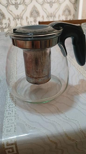 samovar altı podnos: Şüşə çaydan – metal süzgəcli - Həcm: təxminən 0.8–1 litr (şüşə — 1