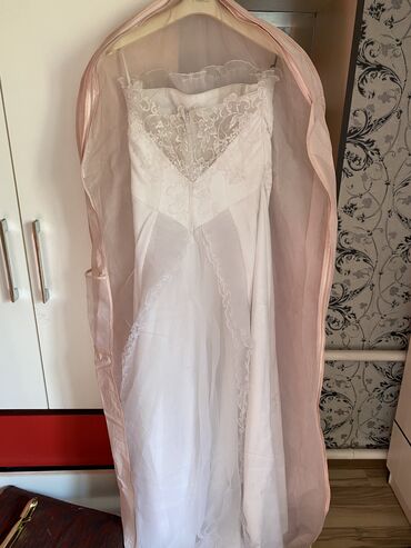 платья турецкая: Продаю свадебное платье одевали 1 раз, в комплекте фата, размер м л