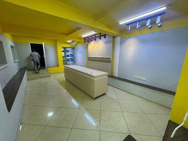 максимум бизнес центр: Сдаю Офис, 350 м², В жилом комплексе, 1 линия, С отдельным входом, С отдельным сан узлом