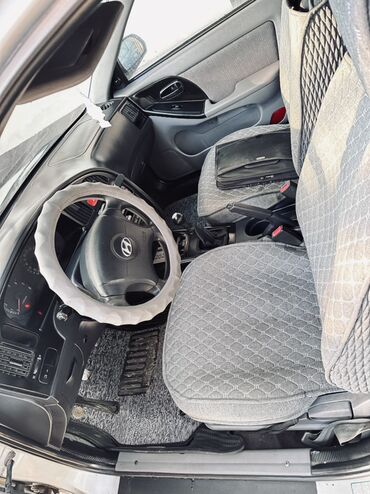 Hyundai: Hyundai Elantra: 2005 г., 1.6 л, Механика, Газ, Седан — 7