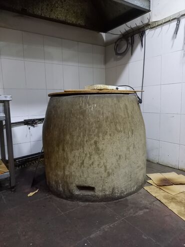 Restoran, kafelər: Tecili Heyder Eliyev prospektinde Wefa stadiondan uzu Korogluya esas — 28