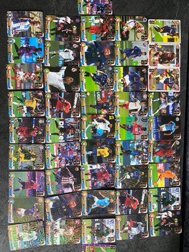 форма реал мадрида: Коллекция карточек с футболистами. - Тематика: сборные и клубы