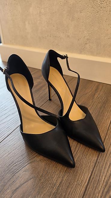 tufliler 2022: Tuflilər, Charles&Keith, Ölçü: 38, rəng - Qara, İşlənmiş — 1