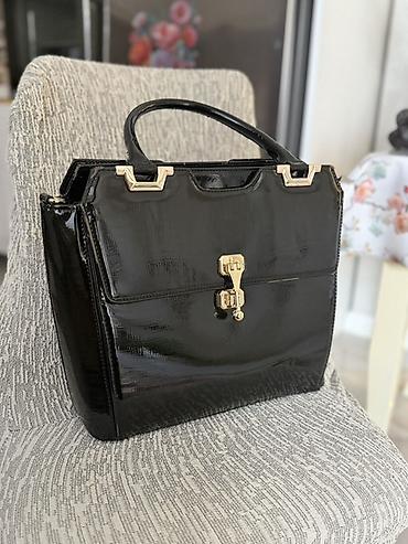 bag bicagi: Qara laklı qadın əl çantası - Material: parıldayan laklı (patent) — 1