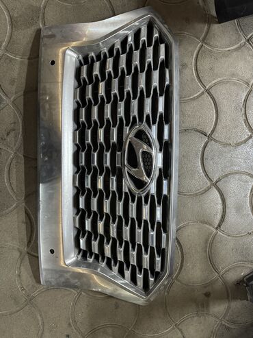 Передние фары: Решетка радиатора Hyundai 2020 г., Б/у, Оригинал