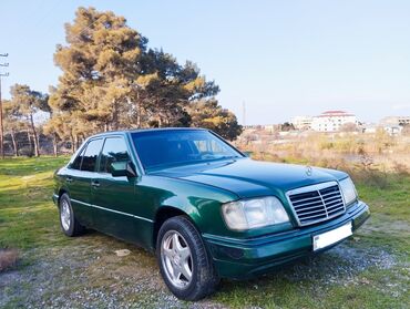 çeşka mercedes: Mercedes-Benz E 200: 2 л | 1995 г. Седан