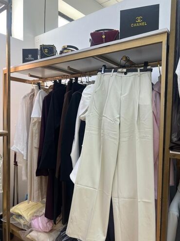 Стеллажи: Продаю кранштейны и зеркало с подсветкой в хорошем состоянии — 10