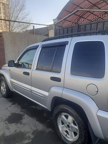 передок: Jeep Cherokee: 2003 г., 2.8 л, Автомат, Дизель, Внедорожник — 4
