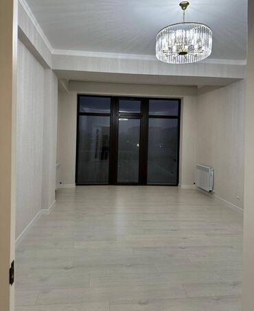 сдаю квартиру район эркиндик боконбаева: 3 бөлмө, 108 кв. м, Элитка, 5 кабат, Евроремонт