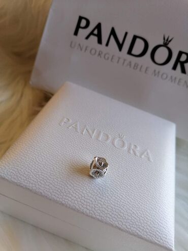 Privesci za nakit: Pandora privesci
1200 komad
Saljemo postexpresom na lalafo.rs — 20 Privesci za nakit: Pandora privesci
1200 komad
Saljemo postexpresom — 20