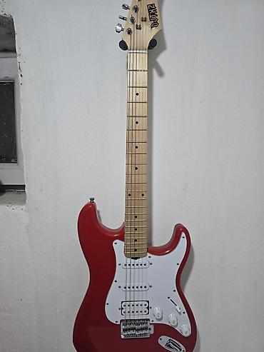Электрогитара в стиле Stratocaster, красный глянец В подарок идут