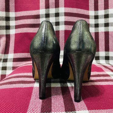 Сапоги: Продаю сапоги деми+зима Продаю сапоги деми+зима Цвет серый Размер 37 — 9