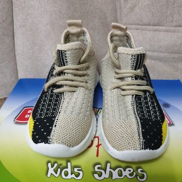 Детская обувь: Продаю детскую обувь: 1. Кросовки б/у фиолетовые/ комбинированные — 7