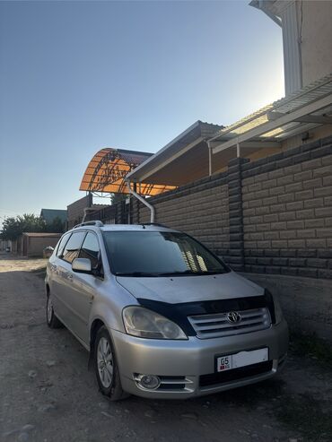 задний бампер на степ: Toyota Avensis Verso: 2002 г., Автомат, Бензин, Минивэн