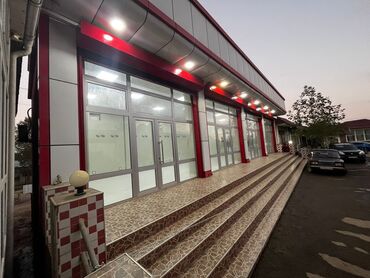 Mağazalar: Kommersiya obyekti – İcarəyə verilir.Qiymetde endirim olacaq. -Obyekt — 3