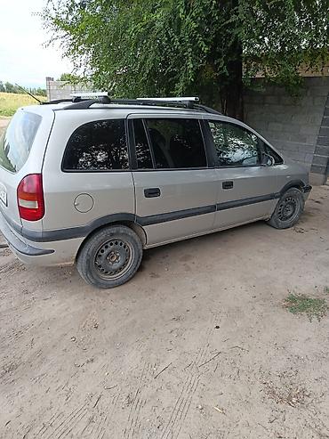 3х дверный: Opel Zafira: 2002 г., Универсал — 4