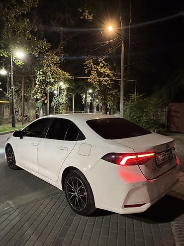 lider auto: Toyota Corolla: 2022 г., 1.8 л, Гибрид, Седан — 2