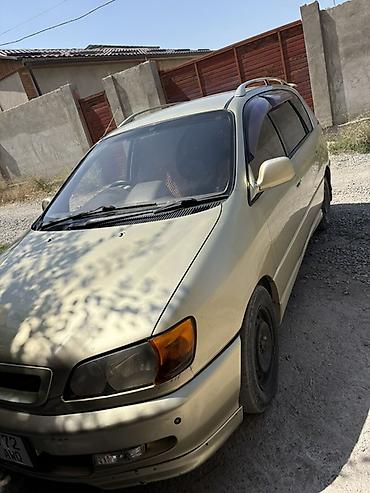 ио пинин: Toyota Ipsum: 2001 г., Бензин, Универсал — 5