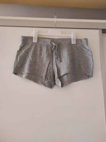 pantalone pull and bear: HM pamucni sorc velicina M. Kao nov