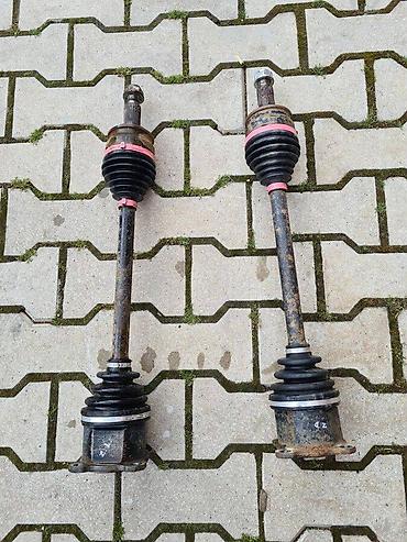 Poluosovine: POLUOSOVINA KOMPLETNA ZADNJA ZA SUZUKI GRAND VITARA OD 2005. DO 2015 — 2