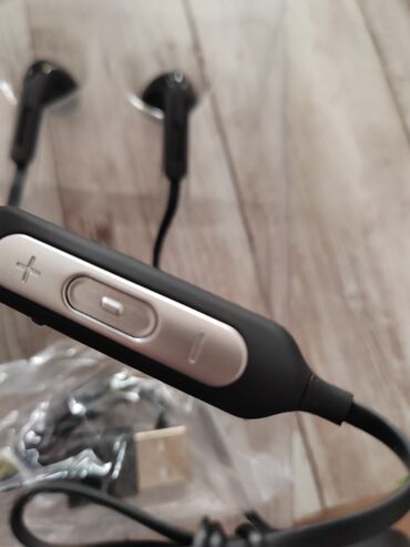 dzojstik za nintendo switch: Celly Bluetooth slušalice sa ugrađenim mikrofonom omogućavaju bežično
