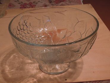 стекло посуда: Фруктовница стеклянная на ножке глубокая д22см в14 
без дефектов