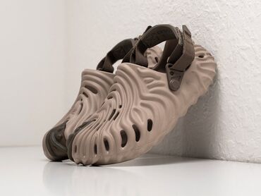 Кроссовки и спортивная обувь: Crocs x salehe bembury
…………
кроксы летняя обувь тапочки сандали