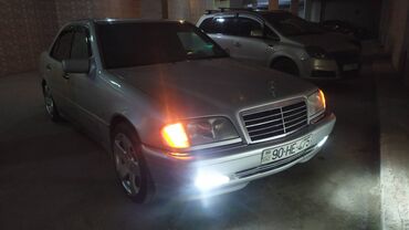 Mercedes-Benz: Mercedes-Benz 220: 2.2 l | 1995 il Sedan — 10
