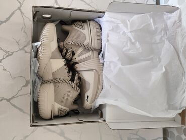 зальники сороконожки: Продаю оригинальные новые кроссовки от Li-Ning "Bad Five" 2025 года