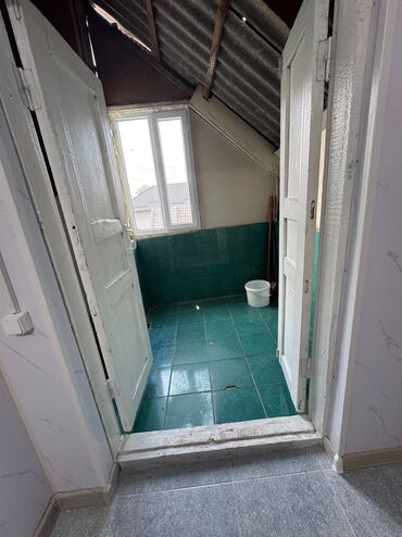 пишпек рабочий городок: 90 м², 2 комнаты