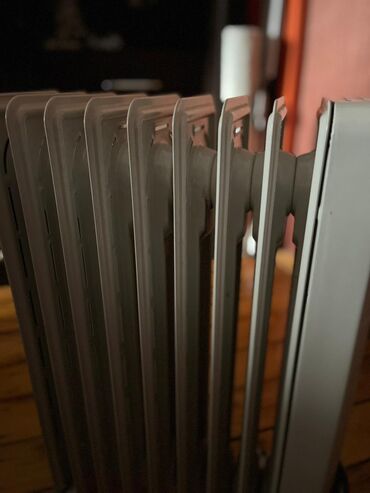 Elektrikli qızdırıcılar və radiatorlar: Yağ radiatoru, Delonghi, Kredit yoxdur, Ünvandan götürmə