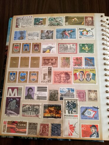 Numizmatika i filatelija: Album velikog formata sa više od 1000 maraka i nekoliko blokova — 10