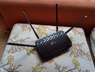 azercell wifi modem satilir: TP-link AC1200 WIFI Router Model: Archer C6 867 Mbps 5GHz 300 Mbps