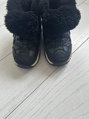 Кроссовки и спортивная обувь: Пара черных кед Converse All Star с белыми шнурками и белыми — 19