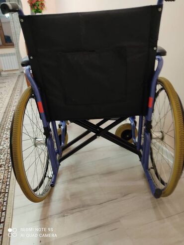 Инвалидные коляски: Продаю инвалидная коляска. Новая. 2 ручных и 2 стояночных тормоза