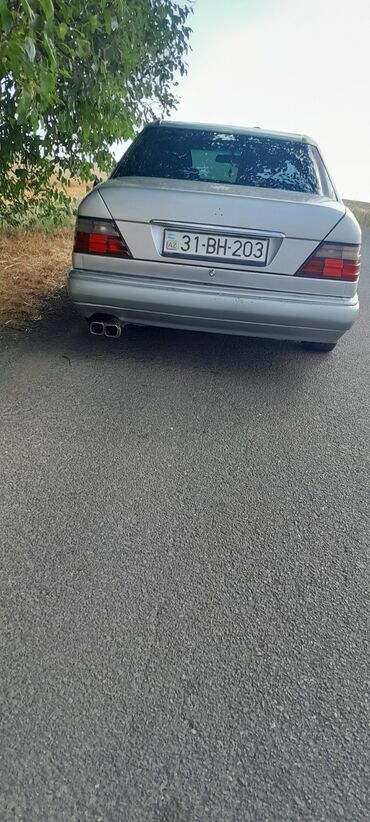 Mercedes-Benz: Mercedes-Benz W124: 2.2 l | 1993 il Sedan — 6