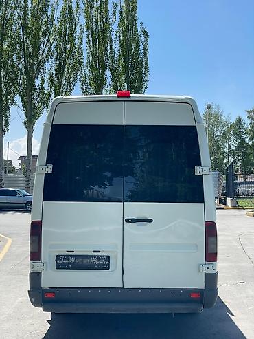 Другие детали салона: Mercedes-Benz Sprinter — пассажирский микроавтобус (салон) Описание — 12