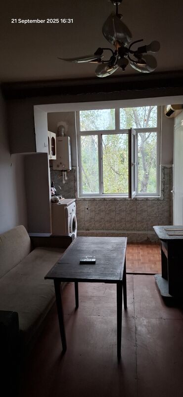 Uzunmüddətli kirayə mənzillər: Kiraye ucun 1otaqli studiya tipli menzil. 1 otaqli Ev butun lazimli — 4