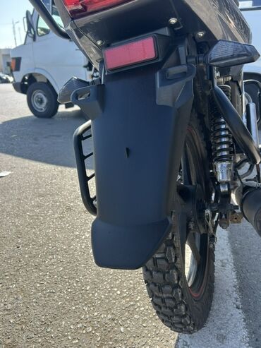 запчасти таврия: Motosiklet üçün arxa palçıq qoruyucusu və nömrə dayağı komplekti. -